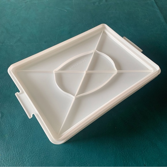 Tupperware Fresh n Fancy cake taker - Picture 4 of 11